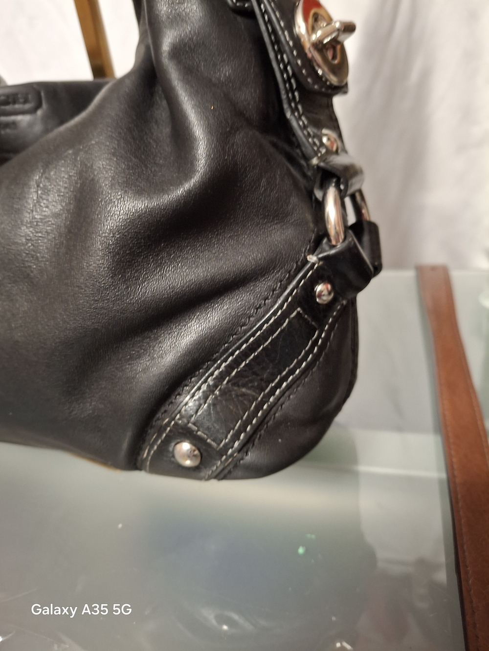 Coach Carly Classic Black Leather Hobo Shoulder Bag - Timeless Everyday Style - Picture 4 of 16
